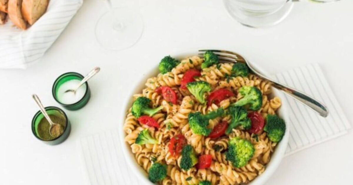 What to Eat With Pasta Salad